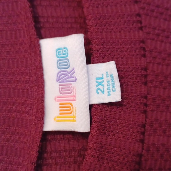 EUC - LULAROE - BRIELLE TOP - LONG SLEEVE - 2XL - Picture 2 of 8